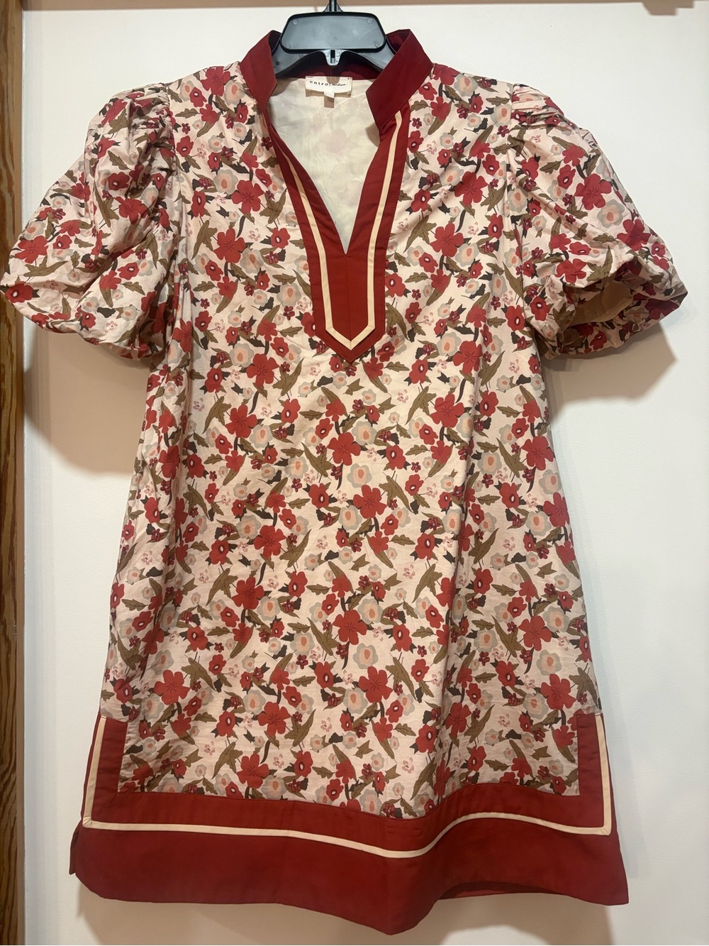 entro Red Floral V-Neck Puff Sleeve Tunic